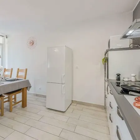 Rubix Apartment *