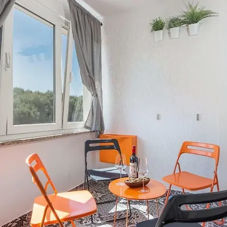 Rubix Apartment