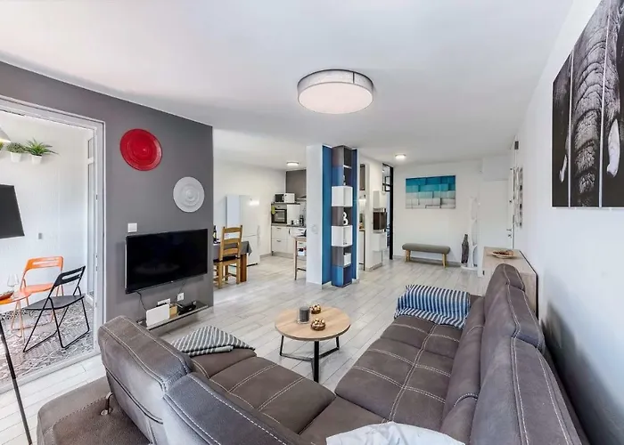 Rubix 아파트 풀라